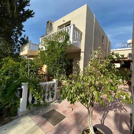 Moutallos Home Pensionat 2*