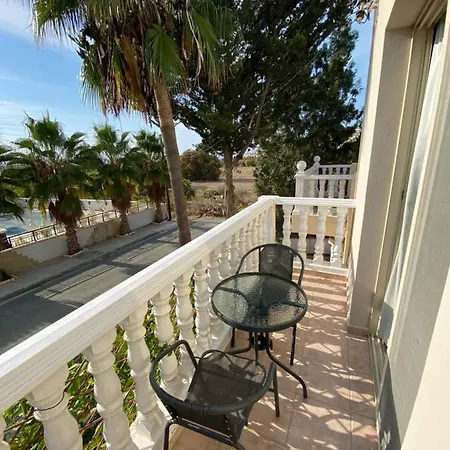Moutallos Homes 2*
