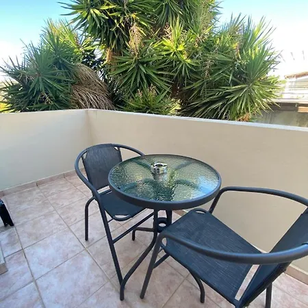 Pensionat Moutallos Home Paphos